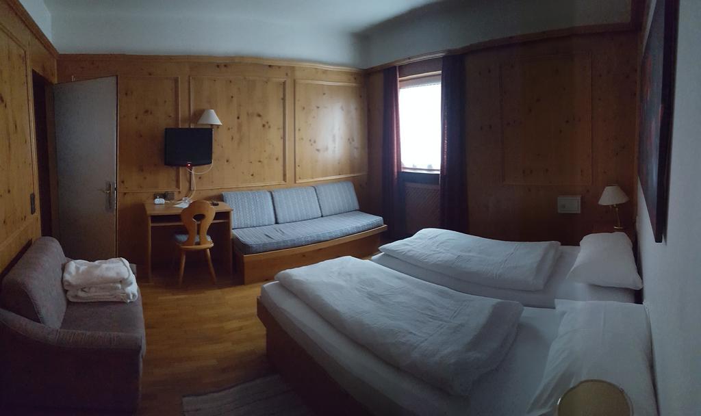 Hotel Sextnerhof Sesto Fiorentino Exterior photo
