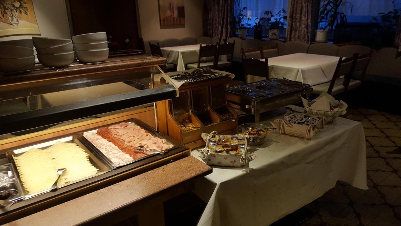 Hotel Sextnerhof Sesto Fiorentino Room photo